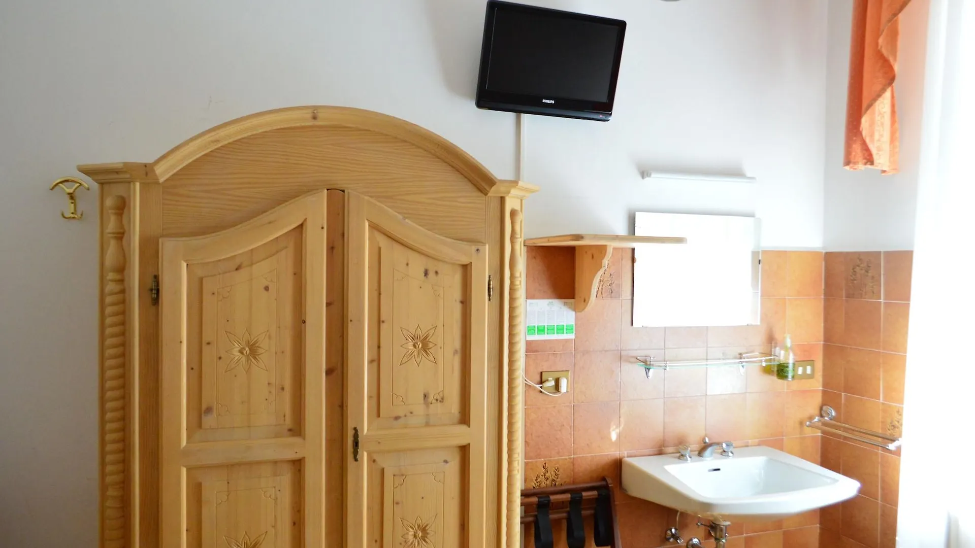 Hotel Montana Cortina d'Ampezzo 2*,