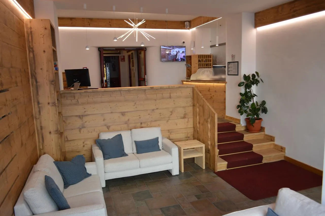 Hotel Montana Cortina d'Ampezzo 2*,