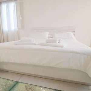 casa-balmes.lecce-hotels.com/