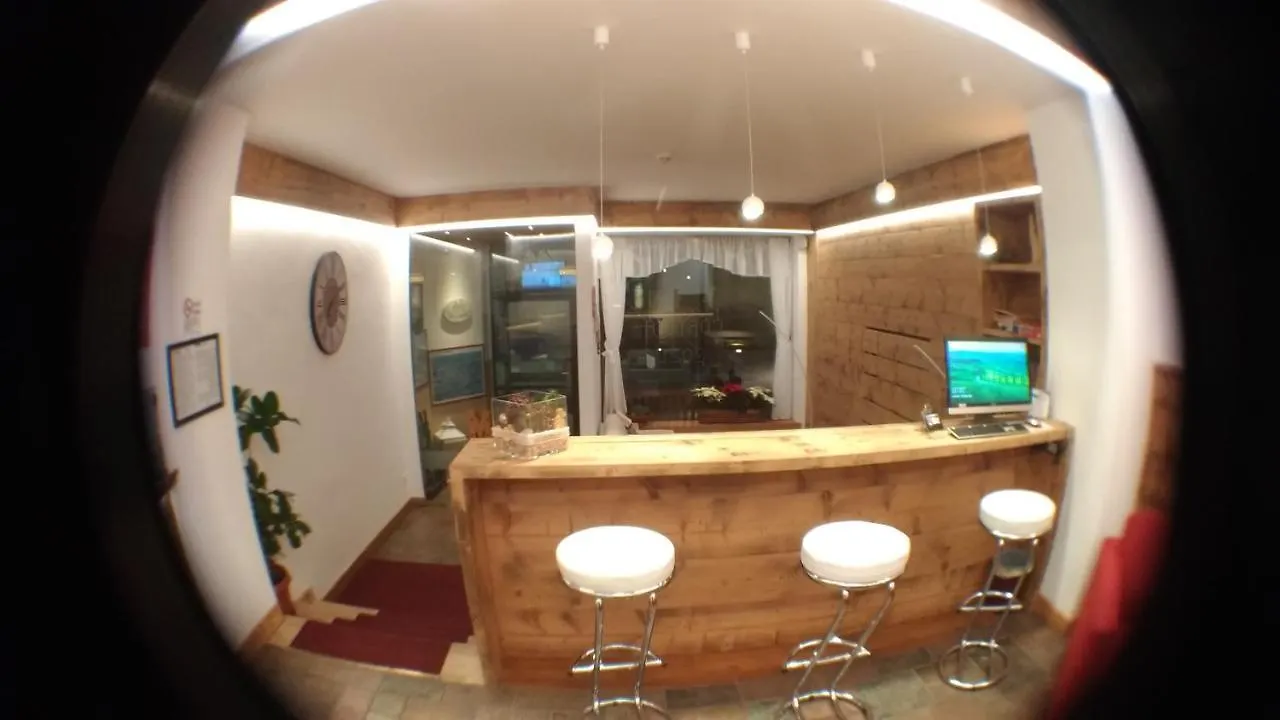 Hotel Montana Cortina d'Ampezzo 2*,